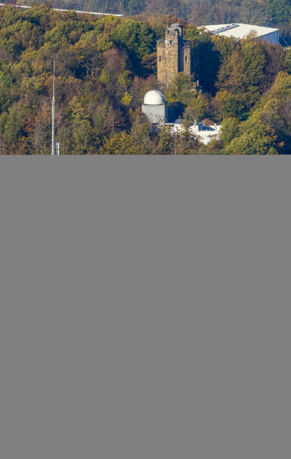 Hagen aus der Vogelperspektive: Observatorium und Planetariums- Kuppelbau- Gebäudekomplex der Volkssternwarte Hagen in Hagen im Bundesland Nordrhein-Westfalen