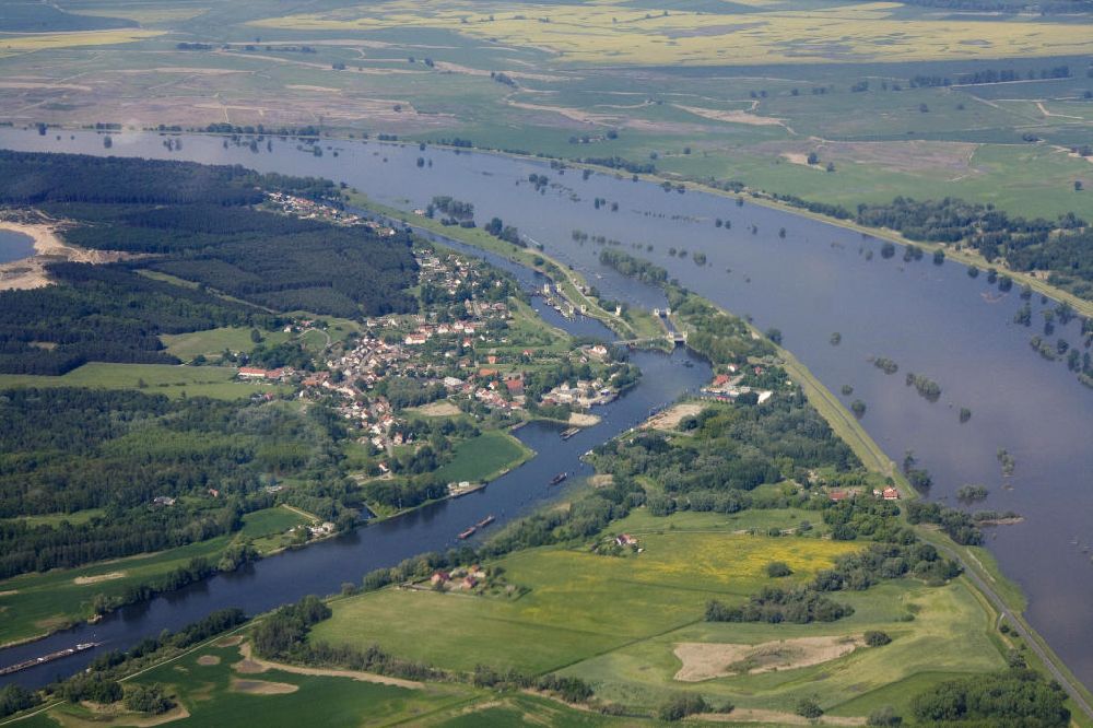 Luftaufnahme Hohensaaten - Oderhochwasser