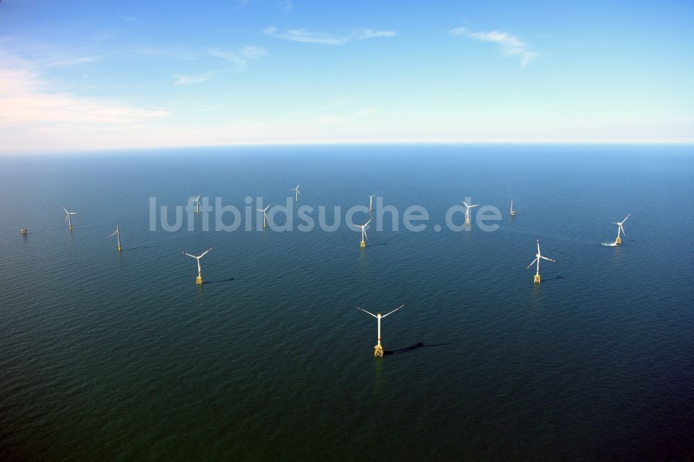 Luftaufnahme Borkum - Offshore-Windpark alpha ventus vor der Nordseeküste in der Deutschen Bucht bei Borkum im Bundesland Niedersachsen