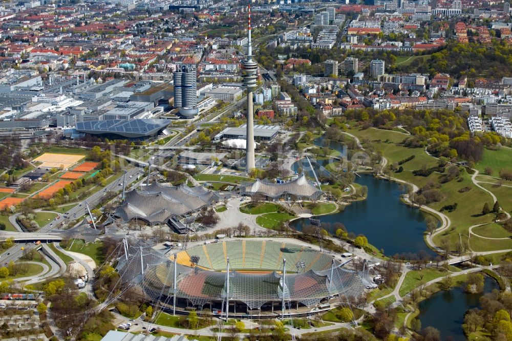 Luftbild München - Olympiapark mit See, Stadion und Fernsehturm im Stadtteil Milbertshofen-Am Hart in München im Bundesland Bayern, Deutschland