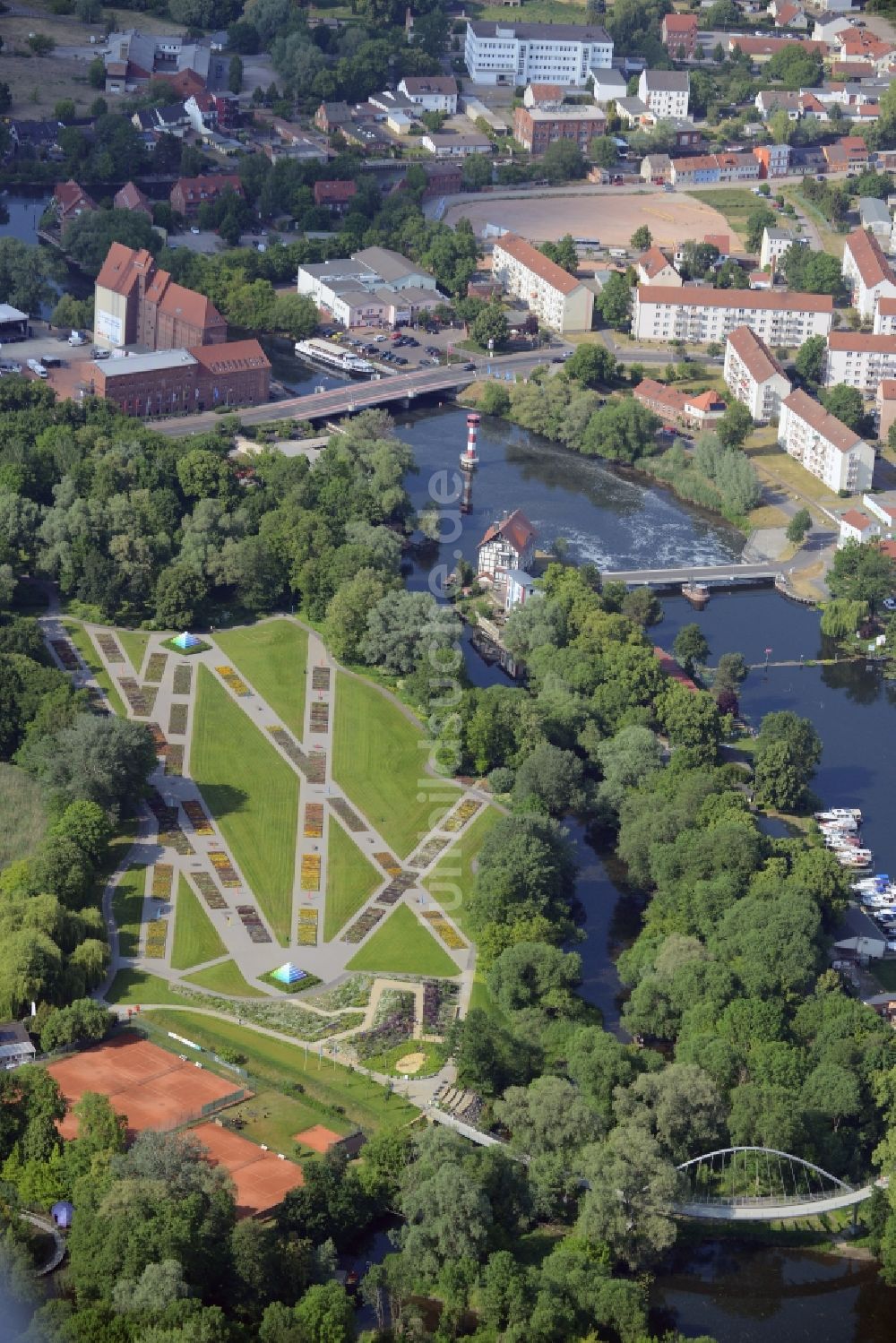 Rathenow von oben - Optikpark am Ufer der havel zur Bundesgartenschau 2015 in Rathenow im Bundesland Brandenburg