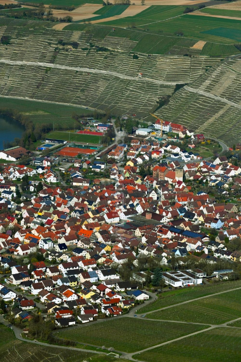Luftaufnahme Mundelsheim - Ortansicht von Mundelsheim im Bundesland Baden-Württemberg, Deutschland