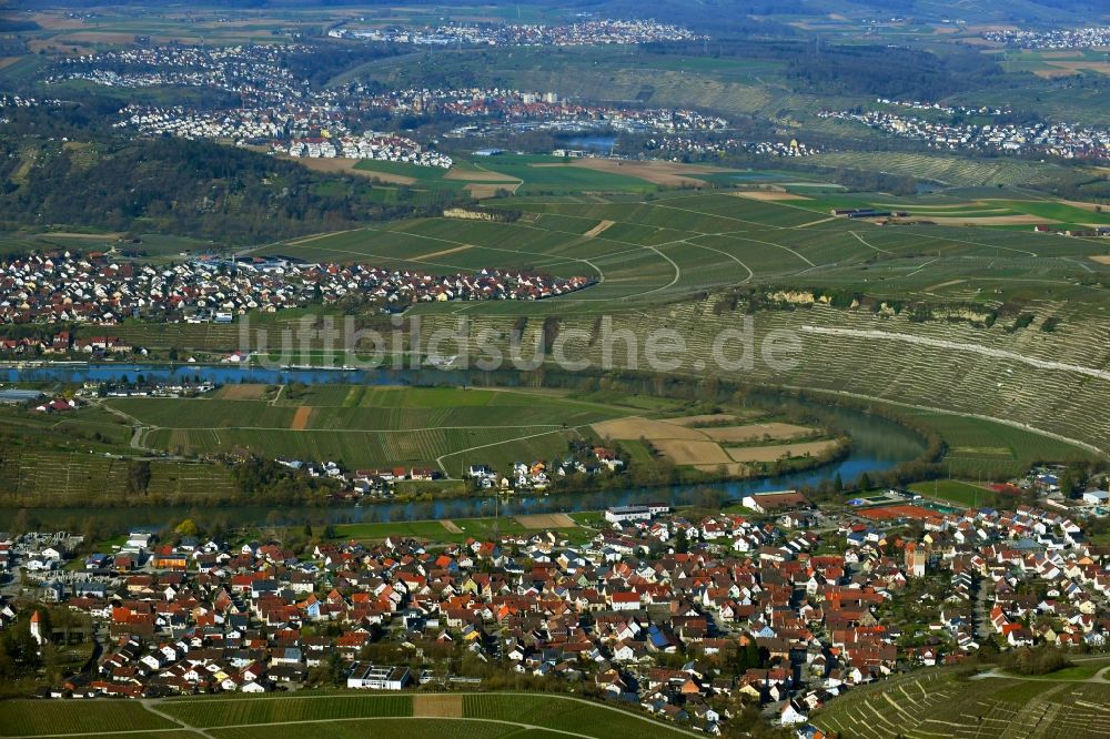 Mundelsheim von oben - Ortansicht von Mundelsheim am Neckar im Bundesland Baden-Württemberg, Deutschland