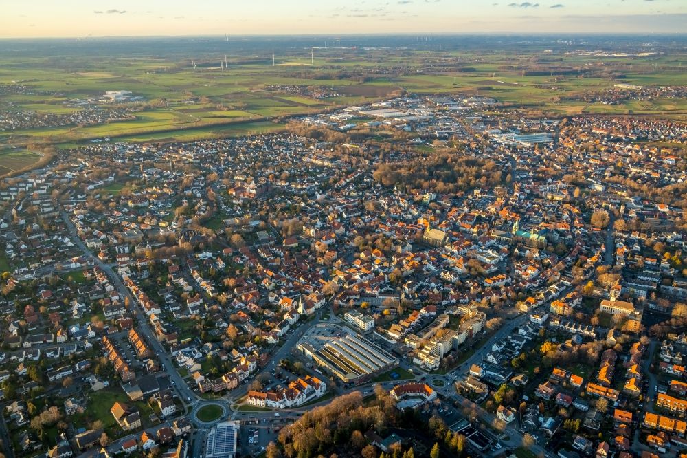 Luftaufnahme Werl - Ortsansicht mit Altstadt in Werl im Bundesland Nordrhein-Westfalen, Deutschland