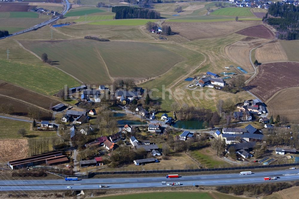 Luftbild Laubersreuth - Ortsansicht an der Autobahn in Laubersreuth im Bundesland Bayern, Deutschland