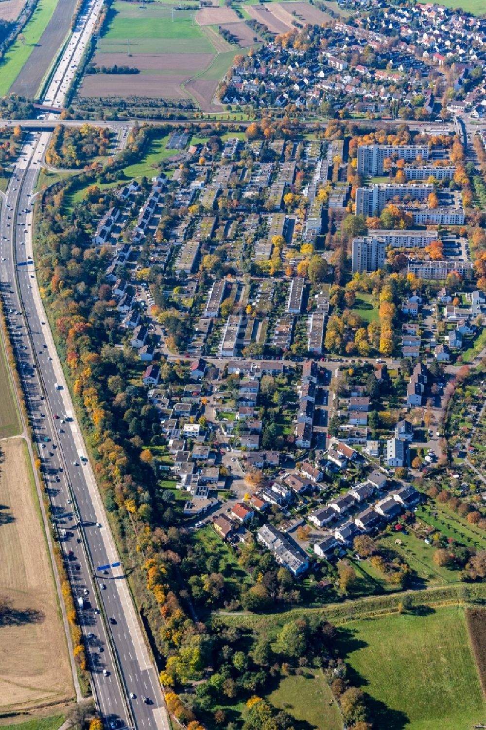 Luftaufnahme Karlsruhe - Ortsansicht an der Autobahn A5 im Ortsteil Rüppurr in Karlsruhe im Bundesland Baden-Württemberg, Deutschland