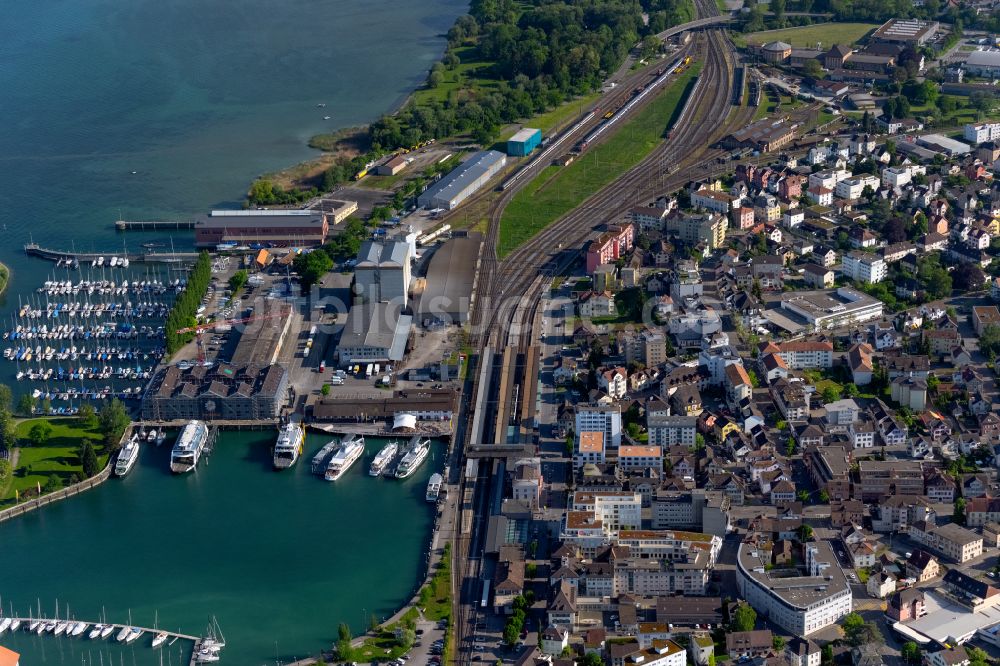 Luftaufnahme Romanshorn - Ortsansicht mit Bahnhof und Sportboothafen in Romanshorn im Kanton Thurgau, Schweiz