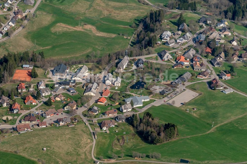 Luftaufnahme Bernau im Schwarzwald - Ortsansicht in Bernau im Schwarzwald im Bundesland Baden-Württemberg, Deutschland