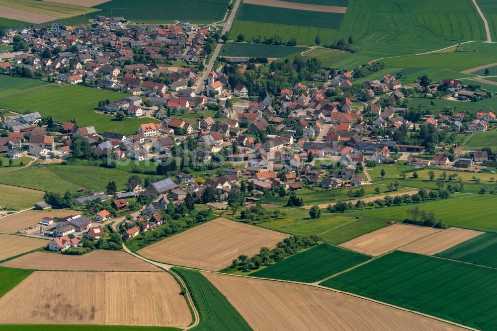 Betzenweiler von oben - Ortsansicht in Betzenweiler im Bundesland Baden-Württemberg, Deutschland