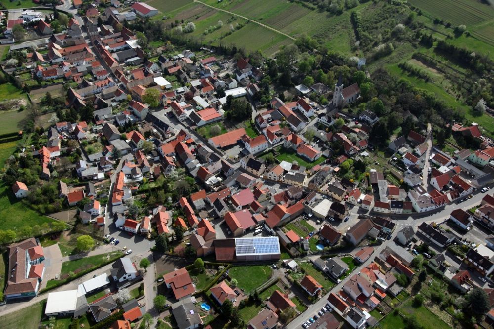 Luftaufnahme Dittelsheim-Heßloch - Ortsansicht von Dittelsheim-Heßloch ist eine Ortsgemeinde im Landkreis Alzey-Worms in Rheinland-Pfalz