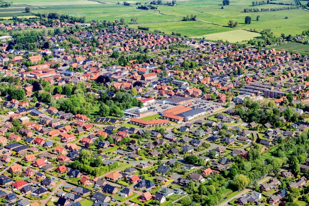Drochtersen von oben - Ortsansicht in Drochtersen im Bundesland Niedersachsen, Deutschland