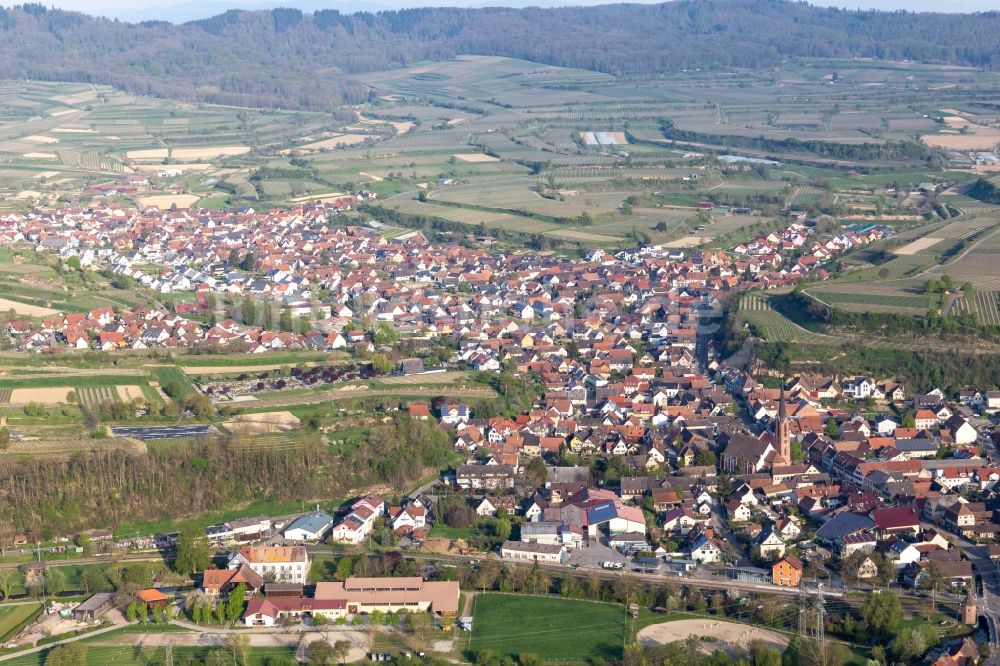 Luftaufnahme Eichstetten am Kaiserstuhl - Ortsansicht in Eichstetten am Kaiserstuhl im Bundesland Baden-Württemberg, Deutschland