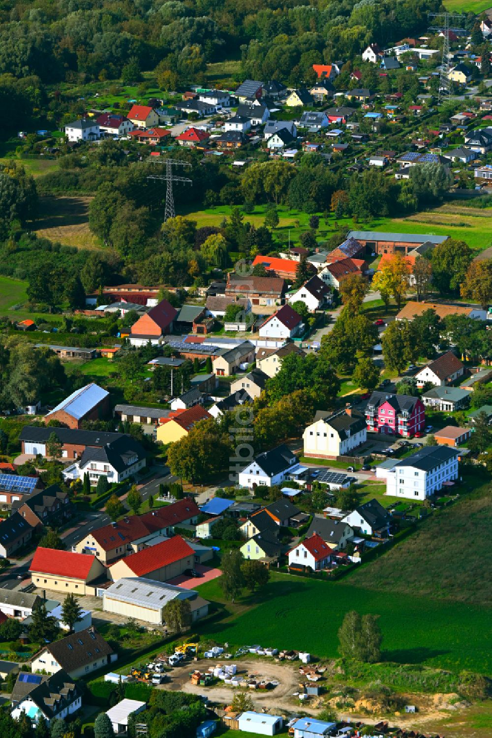 Luftbild Eiche - Ortsansicht entlang der Eichner Dorfstraße in Eiche im Bundesland Brandenburg, Deutschland
