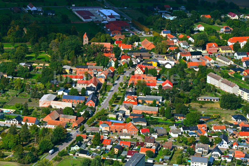Luftbild Schönhausen (Elbe) - Ortsansicht entlang der Fontanestraße in Schönhausen (Elbe) im Bundesland Sachsen-Anhalt