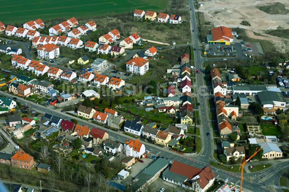Luftaufnahme Dölau - Ortsansicht entlang der Neuragoczystraße in Dölau im Bundesland Sachsen-Anhalt, Deutschland