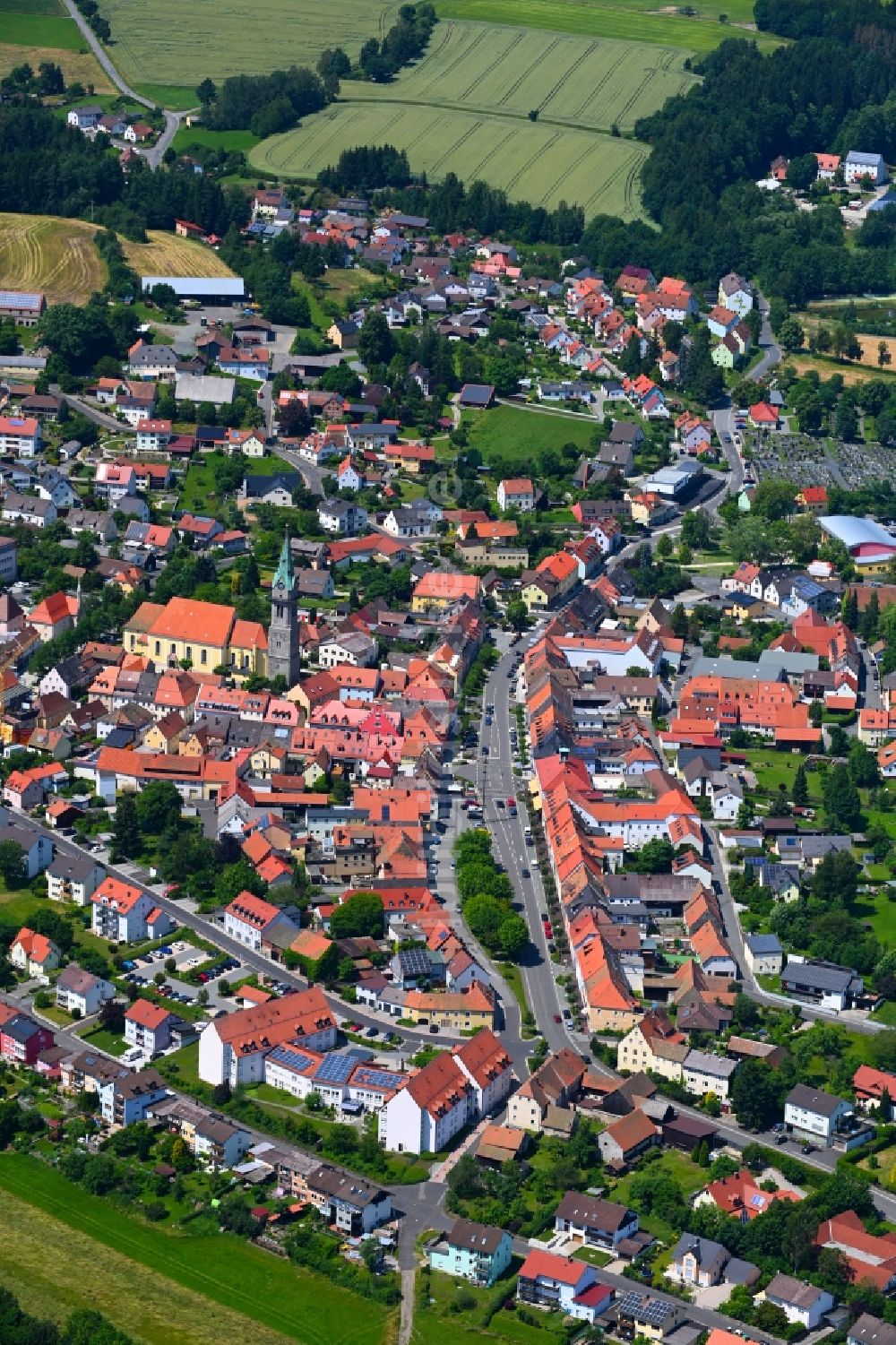 Erbendorf aus der Vogelperspektive: Ortsansicht in Erbendorf im Bundesland Bayern, Deutschland