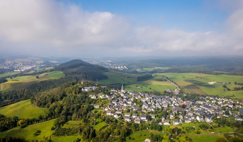 Luftaufnahme Eversberg - Ortsansicht in Eversberg im Bundesland Nordrhein-Westfalen, Deutschland