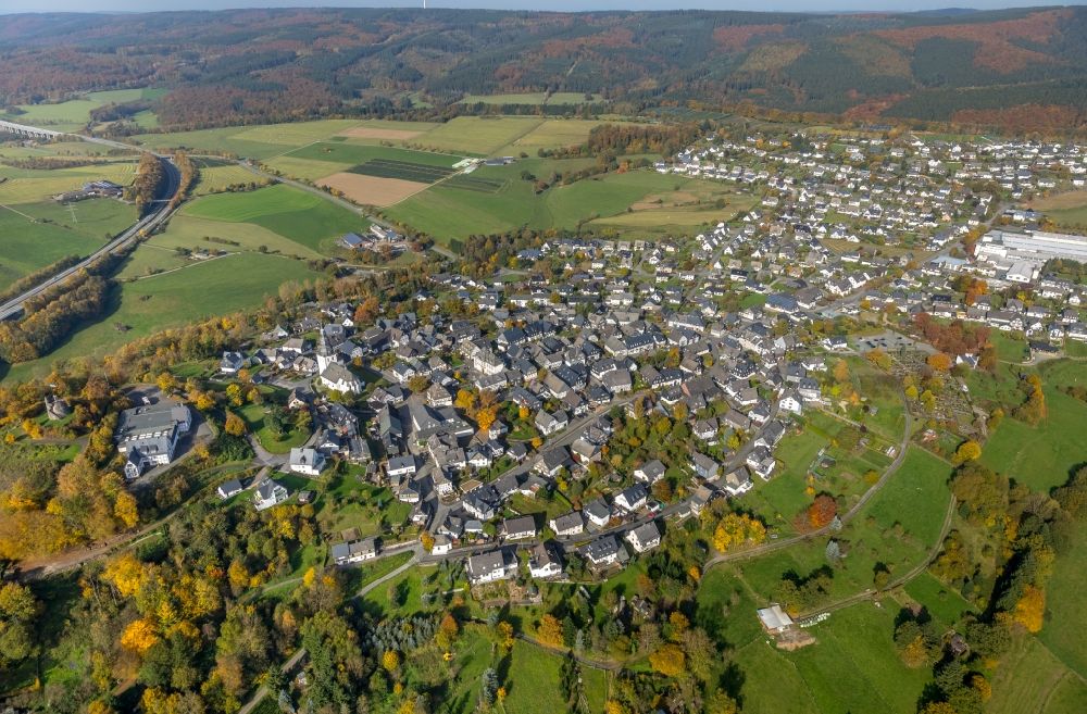 Meschede von oben - Ortsansicht in Eversberg im Bundesland Nordrhein-Westfalen, Deutschland