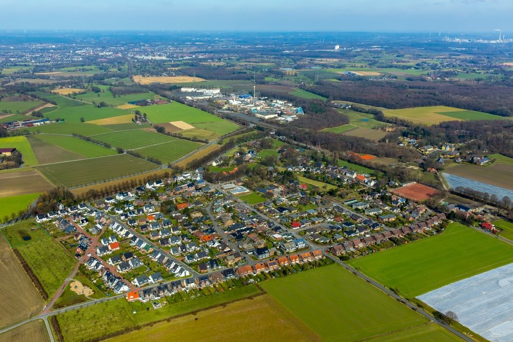 Feldhausen von oben - Ortsansicht von Feldhausen im Bundesland Nordrhein-Westfalen