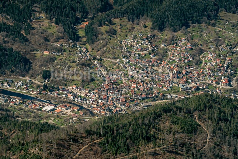 Forbach von oben - Ortsansicht in Forbach im Murgtal im Bundesland Baden-Württemberg, Deutschland