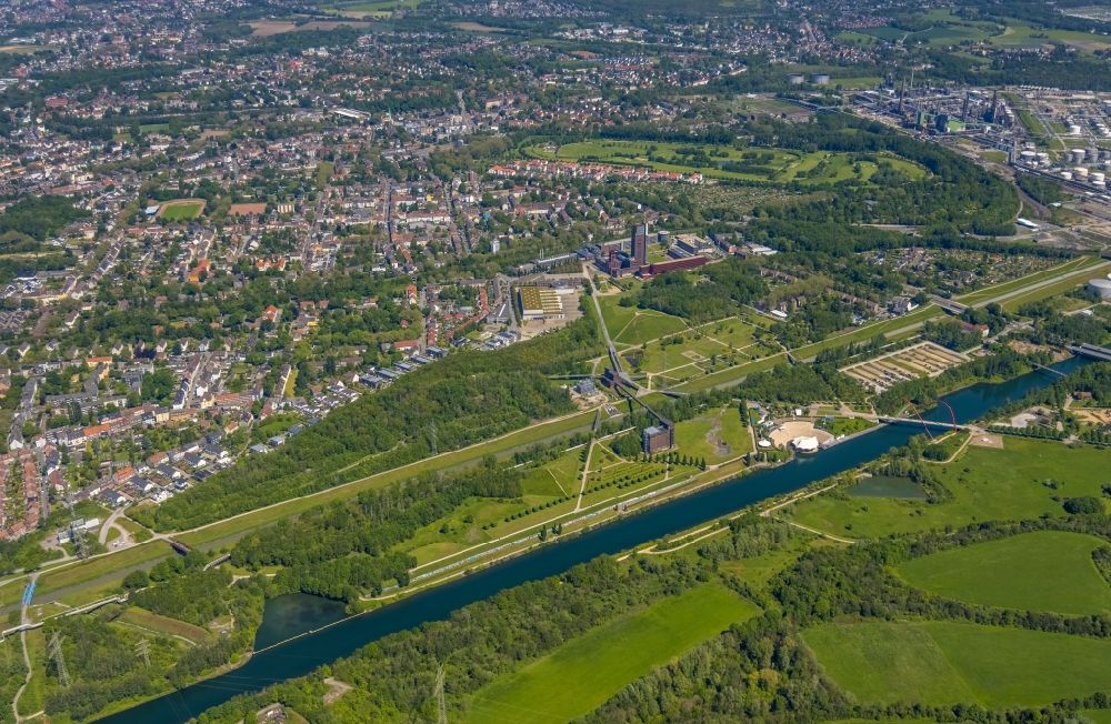 Luftbild Gelsenkirchen - Ortsansicht in Gelsenkirchen entlang des Rhein-Herne-Kanals im Bundesland Nordrhein-Westfalen, Deutschland