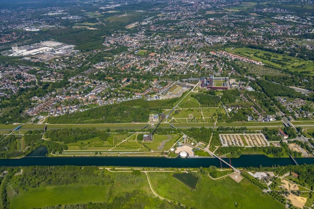 Luftaufnahme Gelsenkirchen - Ortsansicht in Gelsenkirchen entlang des Rhein-Herne-Kanals im Bundesland Nordrhein-Westfalen, Deutschland