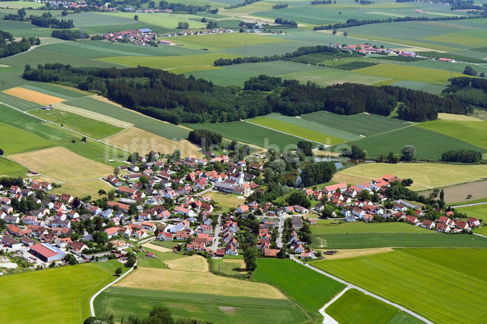 Röhrmoos aus der Vogelperspektive: Ortsansicht der Gemeinde Sigmertshausen in Röhrmoos im Bundesland Bayern, Deutschland