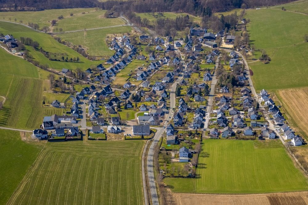 Luftaufnahme Gevelinghausen - Ortsansicht in Gevelinghausen im Bundesland Nordrhein-Westfalen, Deutschland