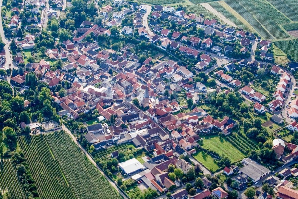 Großkarlbach aus der Vogelperspektive: Ortsansicht in Großkarlbach im Bundesland Rheinland-Pfalz, Deutschland