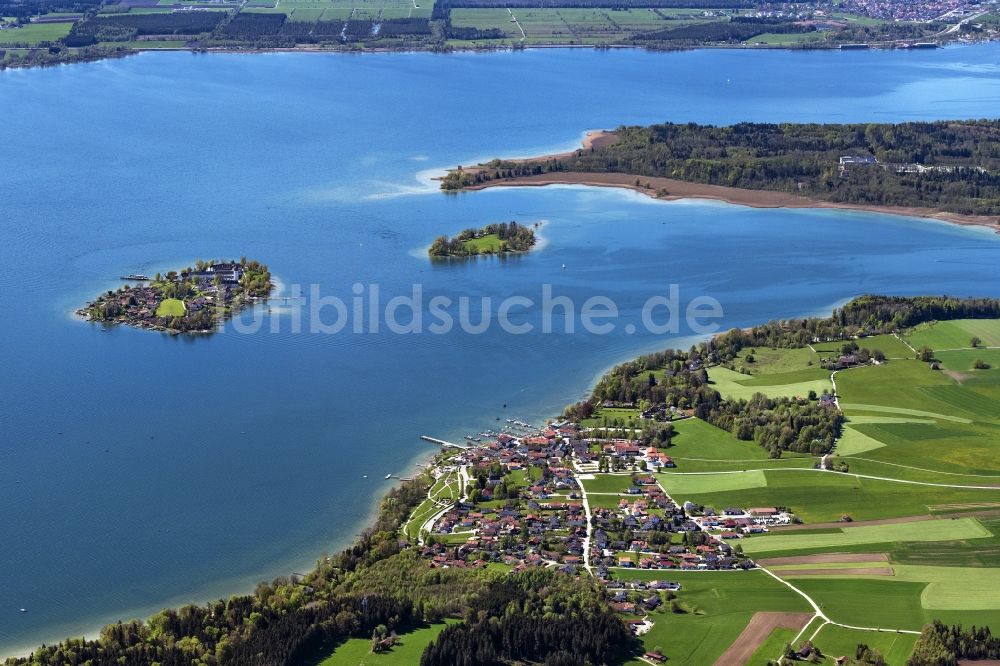 Luftaufnahme Gstadt am Chiemsee - Ortsansicht in Gstadt am Chiemsee im Bundesland Bayern, Deutschland