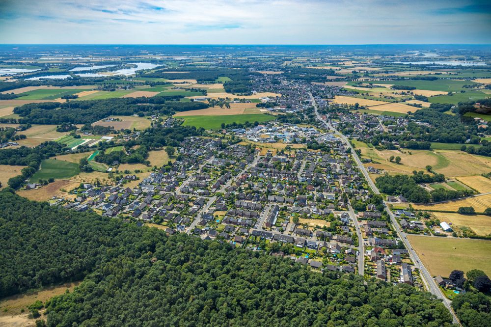Hamminkeln aus der Vogelperspektive: Ortsansicht in Hamminkeln im Bundesland Nordrhein-Westfalen, Deutschland