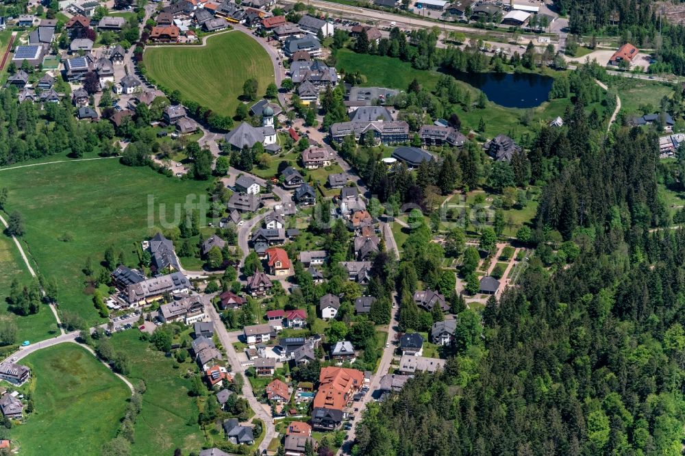 Hinterzarten von oben - Ortsansicht in Hinterzarten im Bundesland Baden-Württemberg, Deutschland