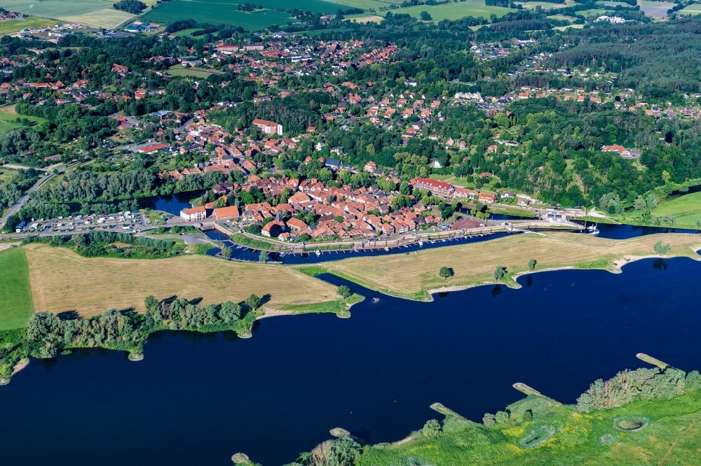 Luftbild Hitzacker (Elbe) - Ortsansicht in Hitzacker am Flussverlauf der Elbe im Bundesland Niedersachsen, Deutschland