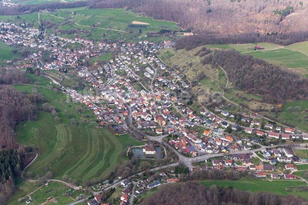 Luftaufnahme Inzlingen - Ortsansicht von Inzlingen und Inzlinger Wasserschloss im Bundesland Baden-Württemberg, Deutschland