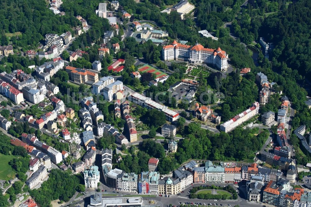 Luftbild Karlovy Vary - Karlsbad - Ortsansicht in Karlovy Vary - Karlsbad in Cechy - Böhmen, Tschechien
