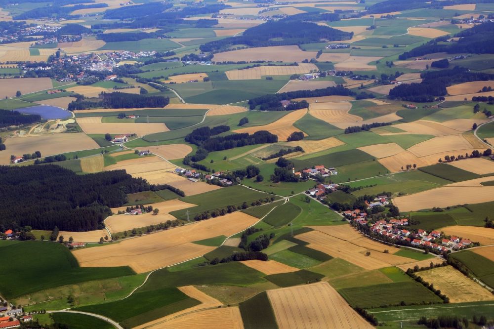 Kirchberg aus der Vogelperspektive: Ortsansicht in Kirchberg im Bundesland Bayern, Deutschland