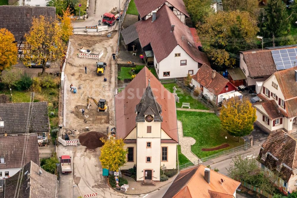 Schwanau von oben - Ortsansicht mit Kirche und Straßenbaustelle Ortsteil Wittenweier in Schwanau im Bundesland Baden-Württemberg, Deutschland