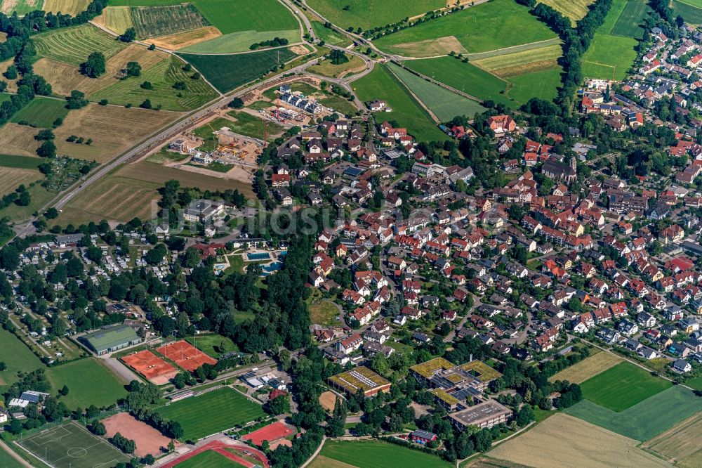 Luftaufnahme Kirchzarten - Ortsansicht in Kirchzarten im Bundesland Baden-Württemberg, Deutschland