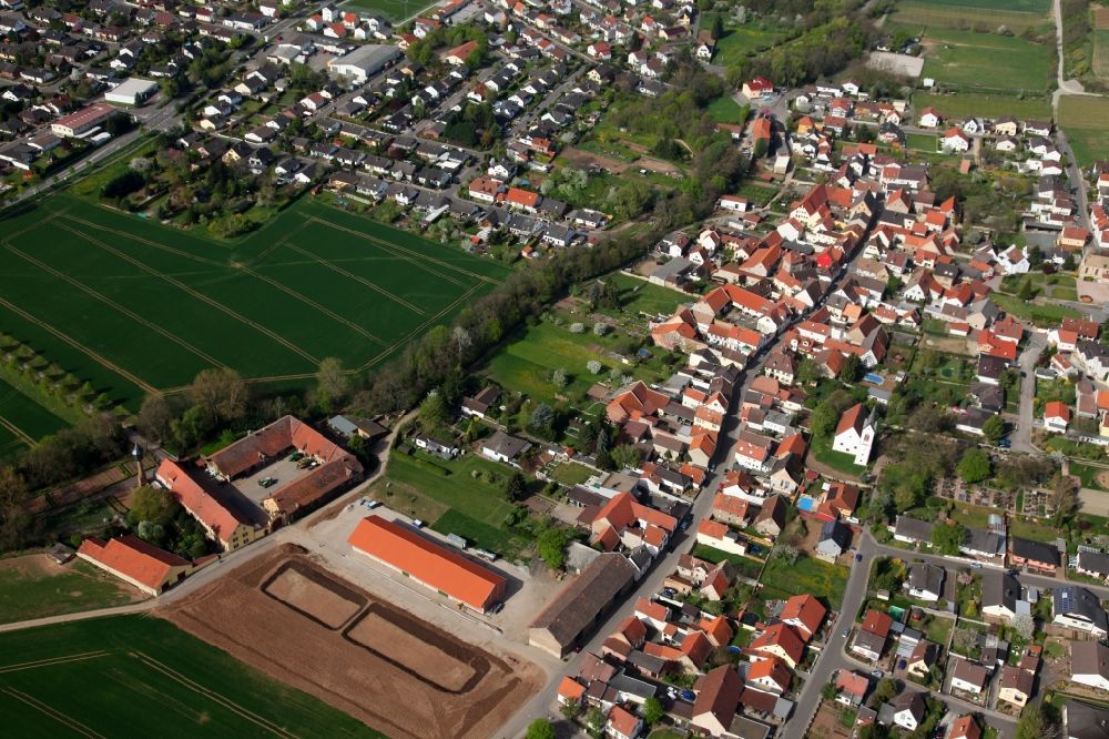 Monsheim OT Kriegsheim von oben - Ortsansicht von Kriegsheim, einem Ortsteil von Monsheim im Bundesland Rheinland-Pfalz