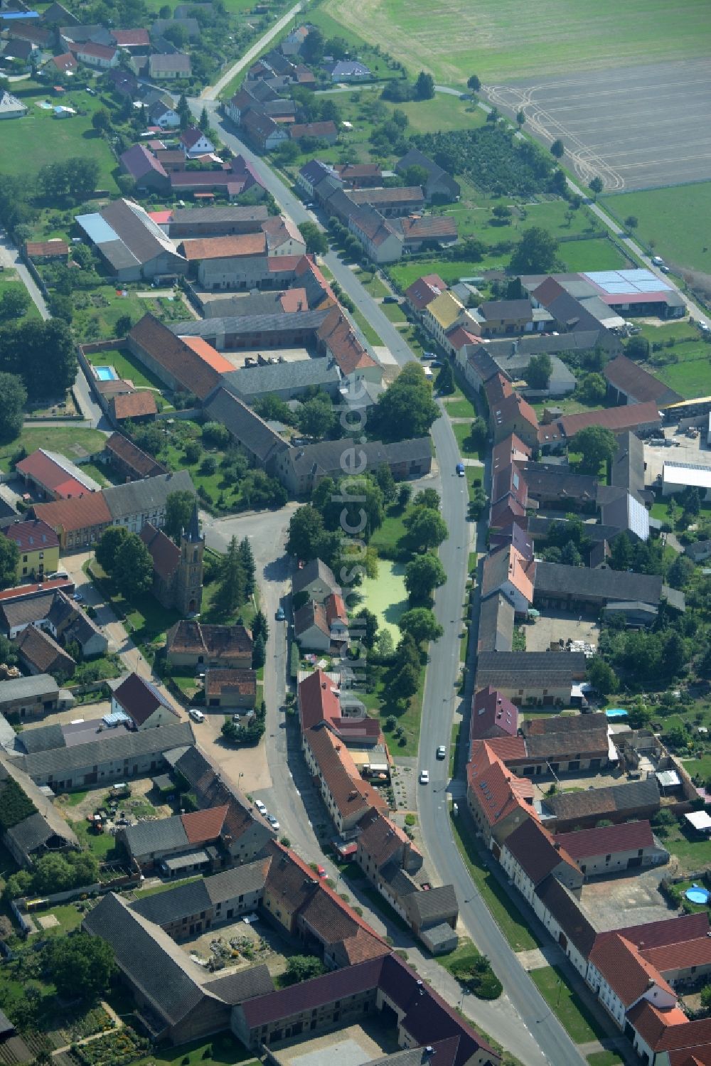 Langenlipsdorf aus der Vogelperspektive: Ortsansicht von Langenlipsdorf im Bundesland Brandenburg