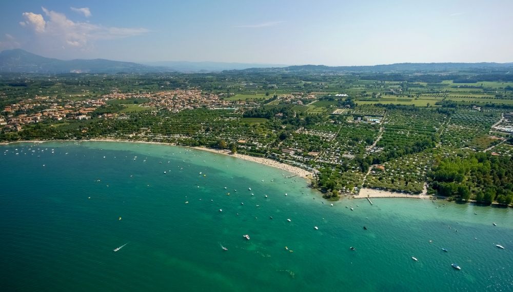 Luftaufnahme Lazise - Ortsansicht in Lazise in Veneto, Italien