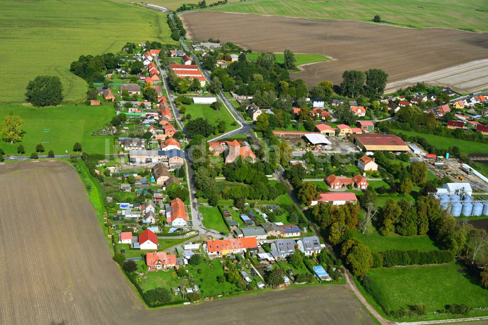 Lindetal aus der Vogelperspektive: Ortsansicht in Lindetal im Bundesland Mecklenburg-Vorpommern, Deutschland
