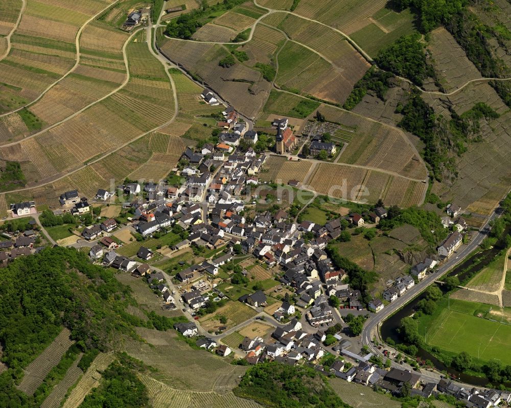 Mayschoß aus der Vogelperspektive: Ortsansicht von Mayschoß im Bundesland Rheinland-Pfalz