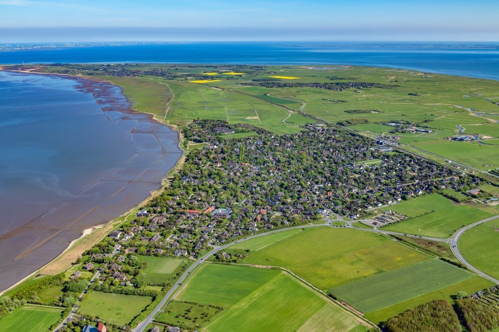 Sylt von oben - Ortsansicht an der Meeres-Küste in Keitum auf der Insel Sylt im Bundesland Schleswig-Holstein, Deutschland