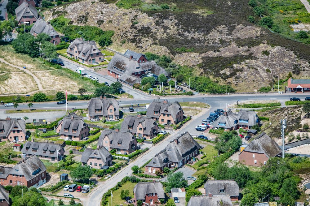 Luftbild List - Ortsansicht an der Meeres-Küste in List auf der Insel Sylt im Bundesland Schleswig-Holstein, Deutschland