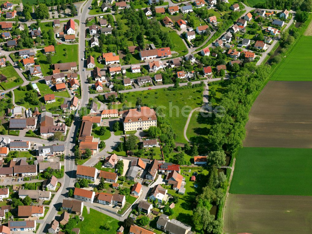Luftaufnahme Obersulmetingen - Ortsansicht in Obersulmetingen im Bundesland Baden-Württemberg, Deutschland