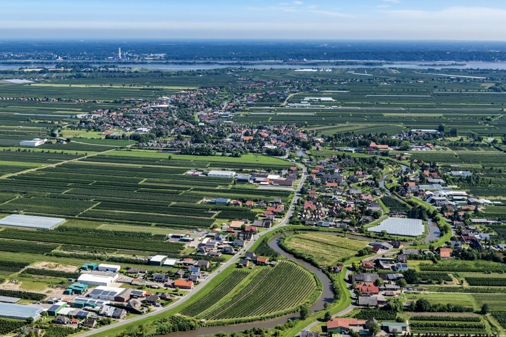 Luftbild Jork - Ortsansicht im Obstanbaugebiet Altes Land Jork-Estebrügge im Bundesland Niedersachsen, Deutschland