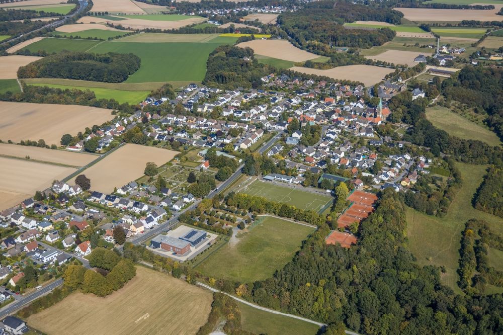 Luftaufnahme Holzwickede - Ortsansicht in Opherdicke im Bundesland Nordrhein-Westfalen, Deutschland