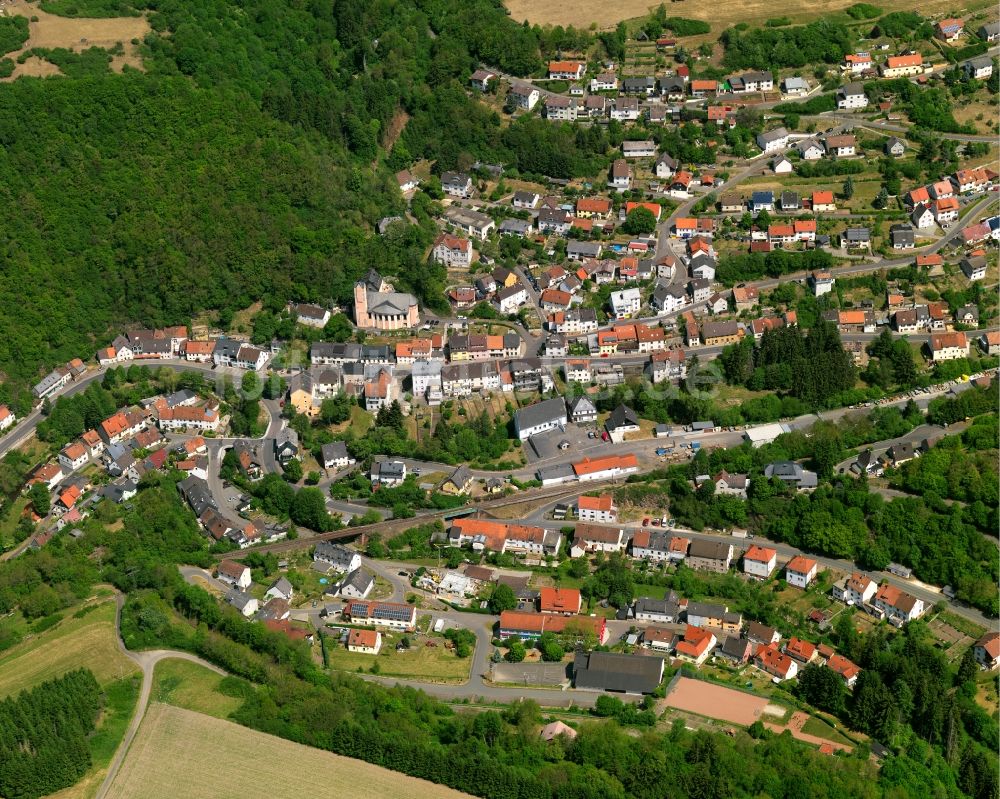 Heimbach von oben - Ortsansicht der Ortsgemeinde Heimbach im Bundesland Rheinland-Pfalz
