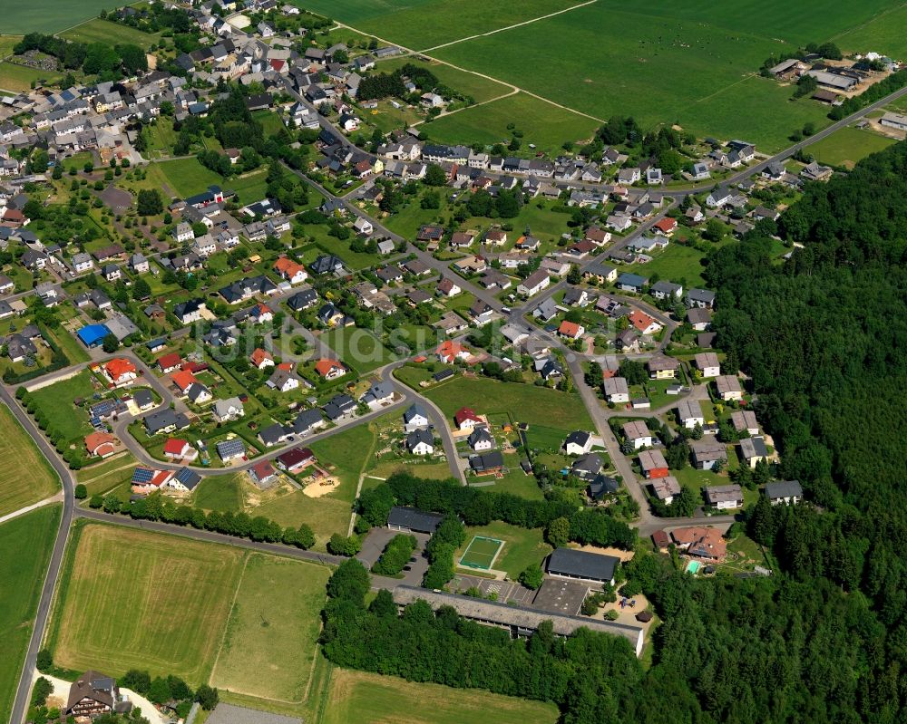 Kempfeld aus der Vogelperspektive: Ortsansicht der Ortsgemeinde Kempfeld im Bundesland Rheinland-Pfalz